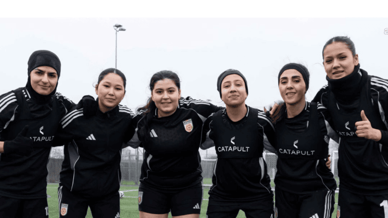 Afgan kadın futbol